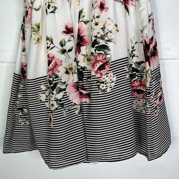 NWT Trixxi Floral and Striped Romper from Francesca’s Size Small - Picture 13 of 13